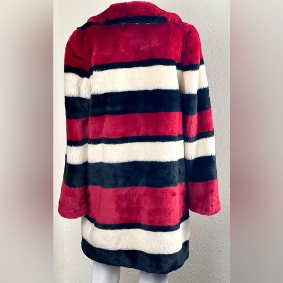 Alice + Olivia Kinsley Oversized Stripe Faux Fur Coat - Picture 4 of 13